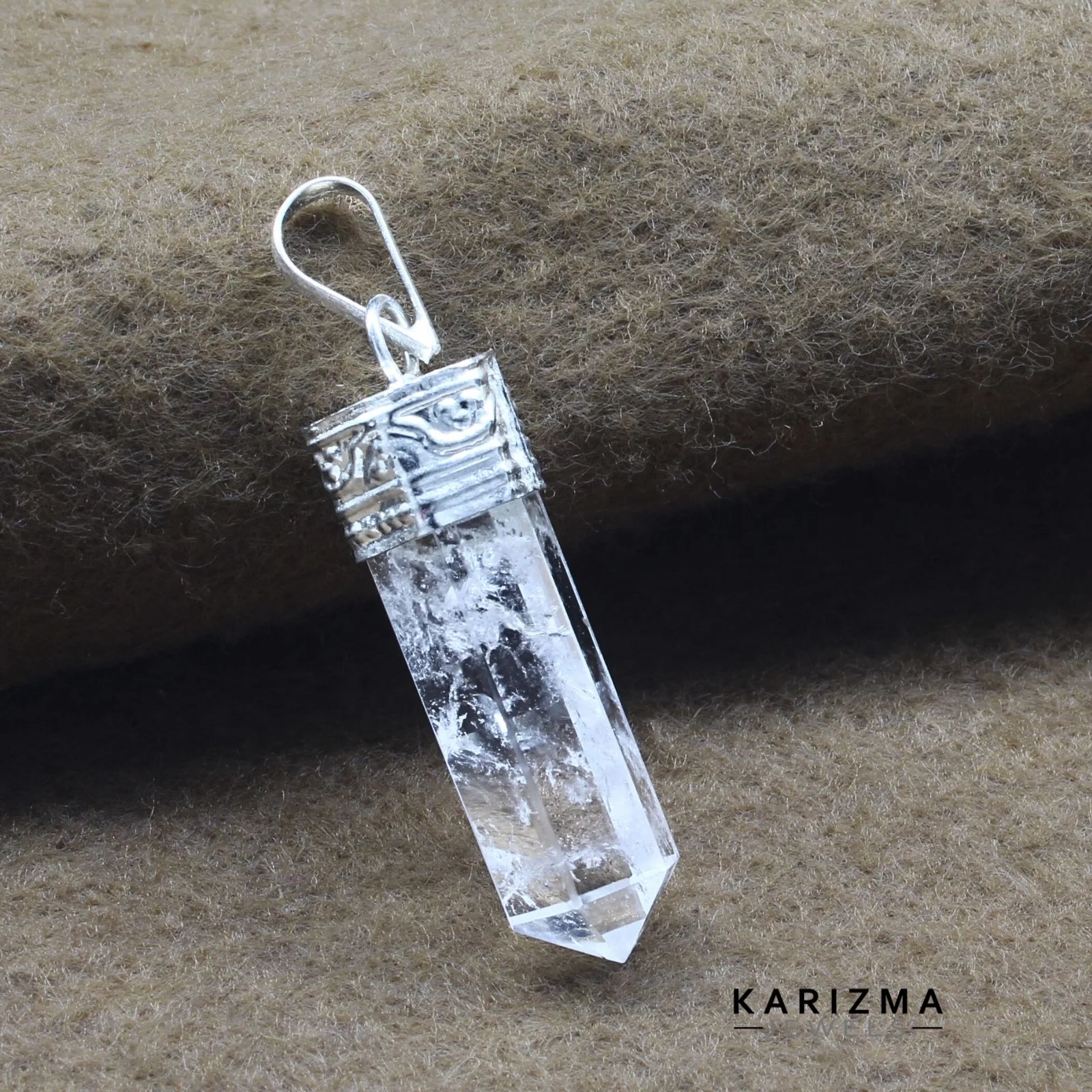 22.3Ct Transparent Quartz Healing Pencil Pendant