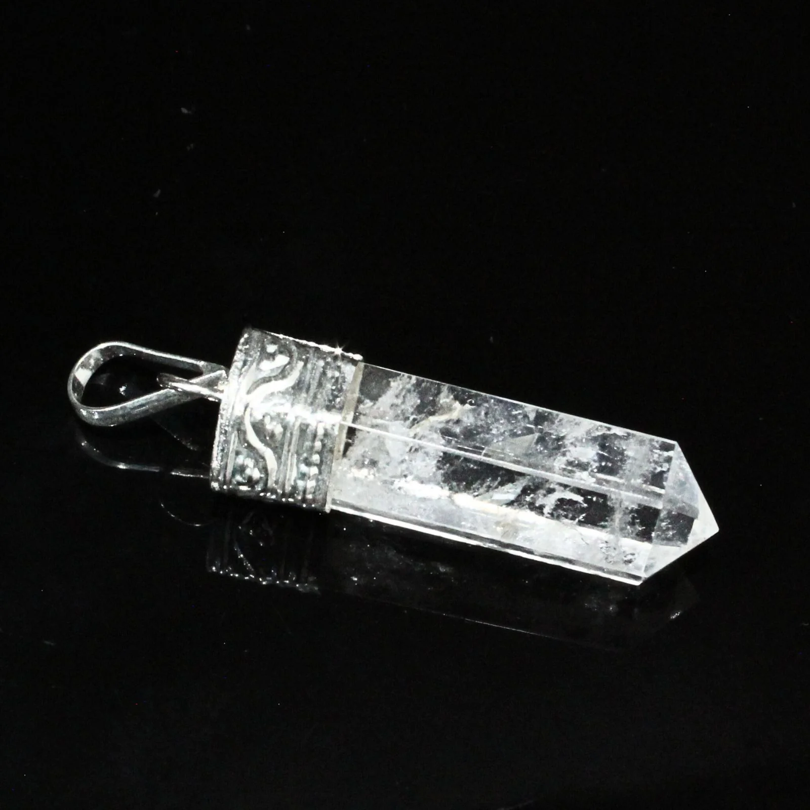 22.3Ct Transparent Quartz Healing Pencil Pendant - Image 3