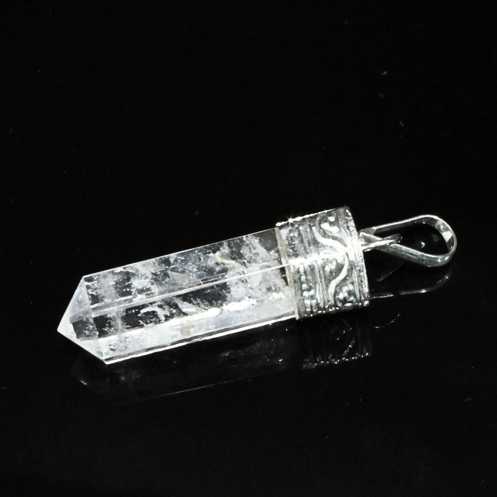 22.3Ct Transparent Quartz Healing Pencil Pendant - Image 4