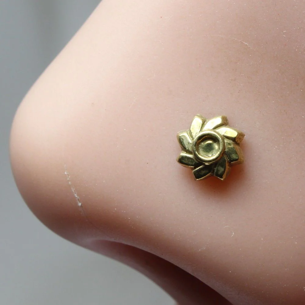 Antique starburst design nose pin
