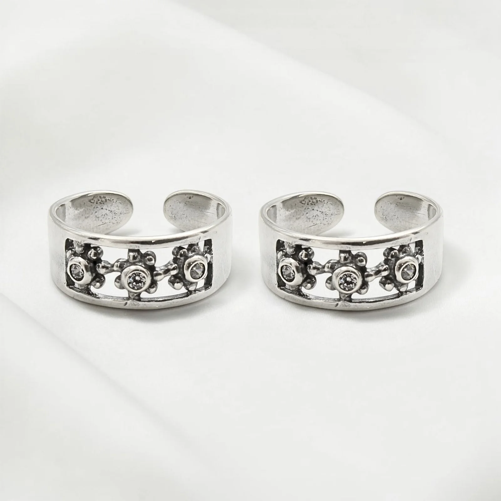 Antique Timeless 925 Real Silver Adjustable White CZ Toe Ring for Women - Image 2