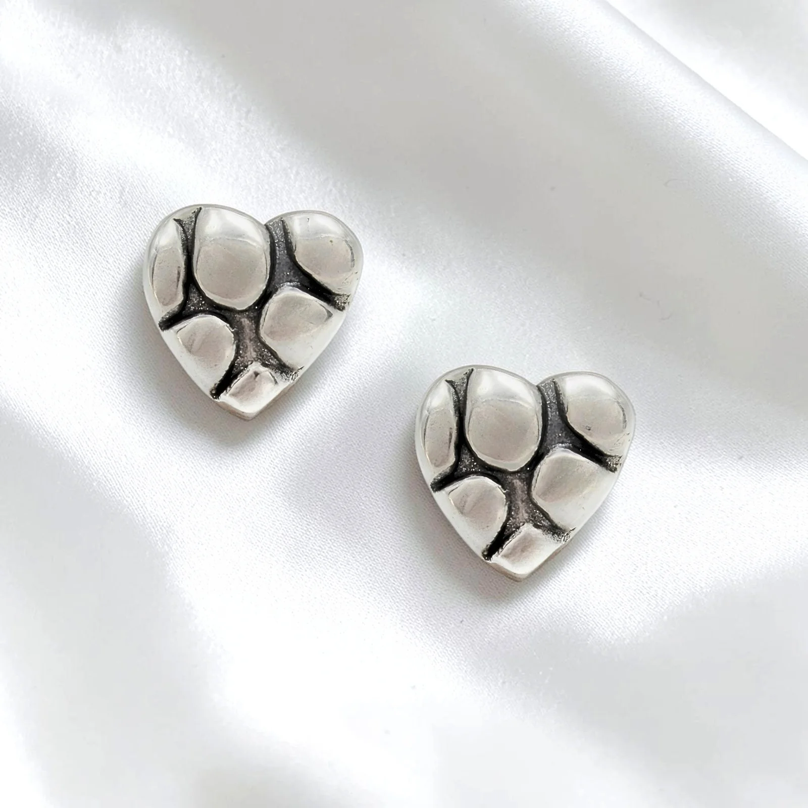 Beautiful 925 Sterling Silver Oxidized Puffy Heart Stud Earrings