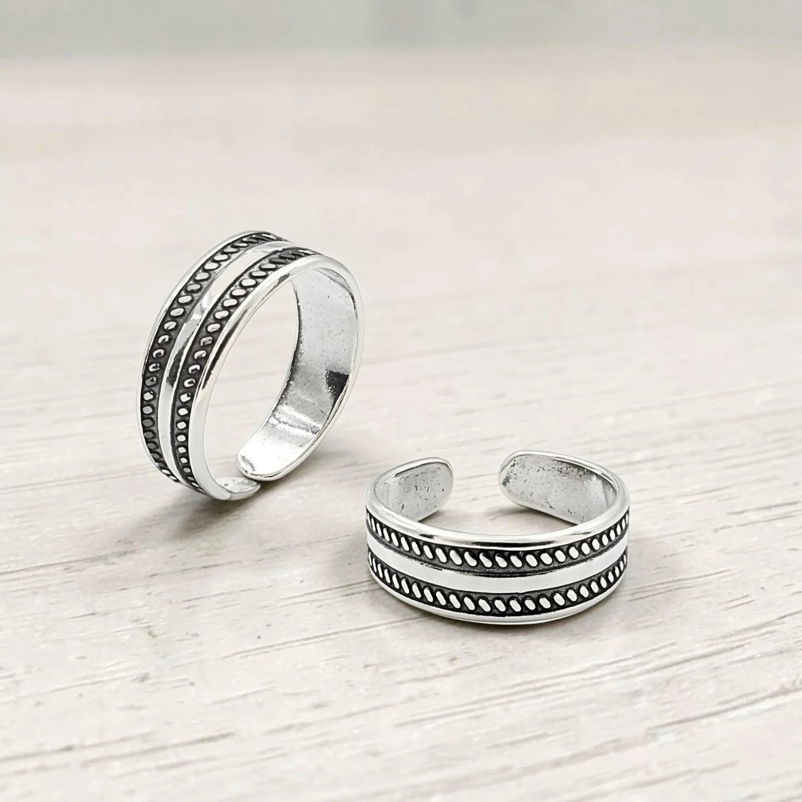 Boho wear 925 Real Sterling Silver women Oxidized Toe Ring - Pair