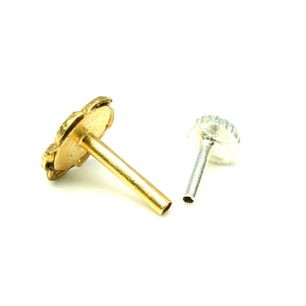 Gold tone flower shaped nose pin - Image 3