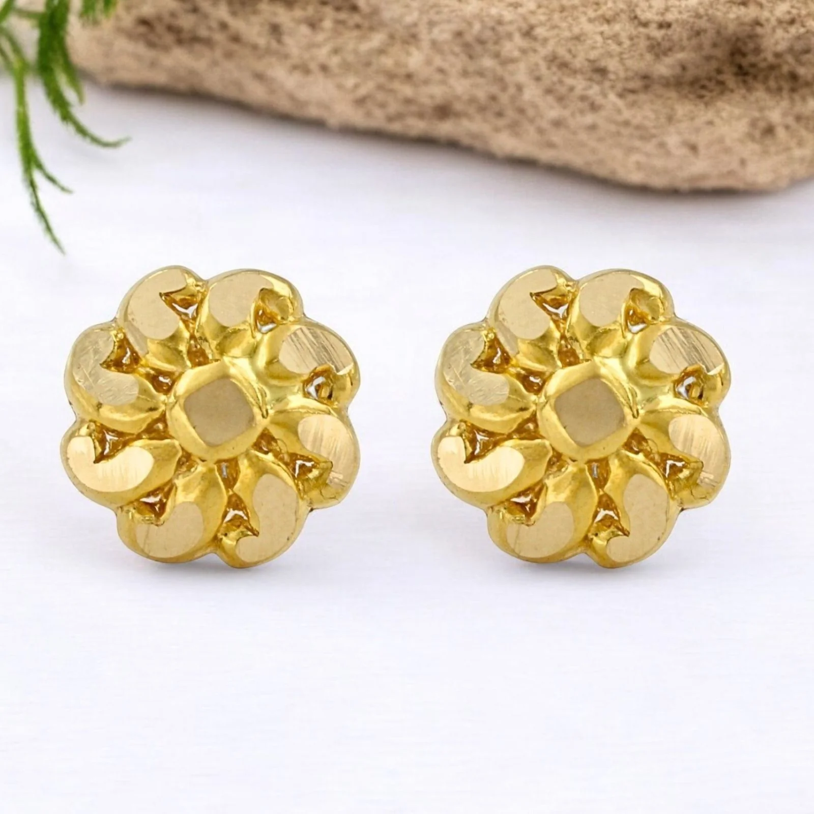 Handcrafted 18K Gold Floral Nose\Ear Stud – Screw Back Nose Pin Made in India