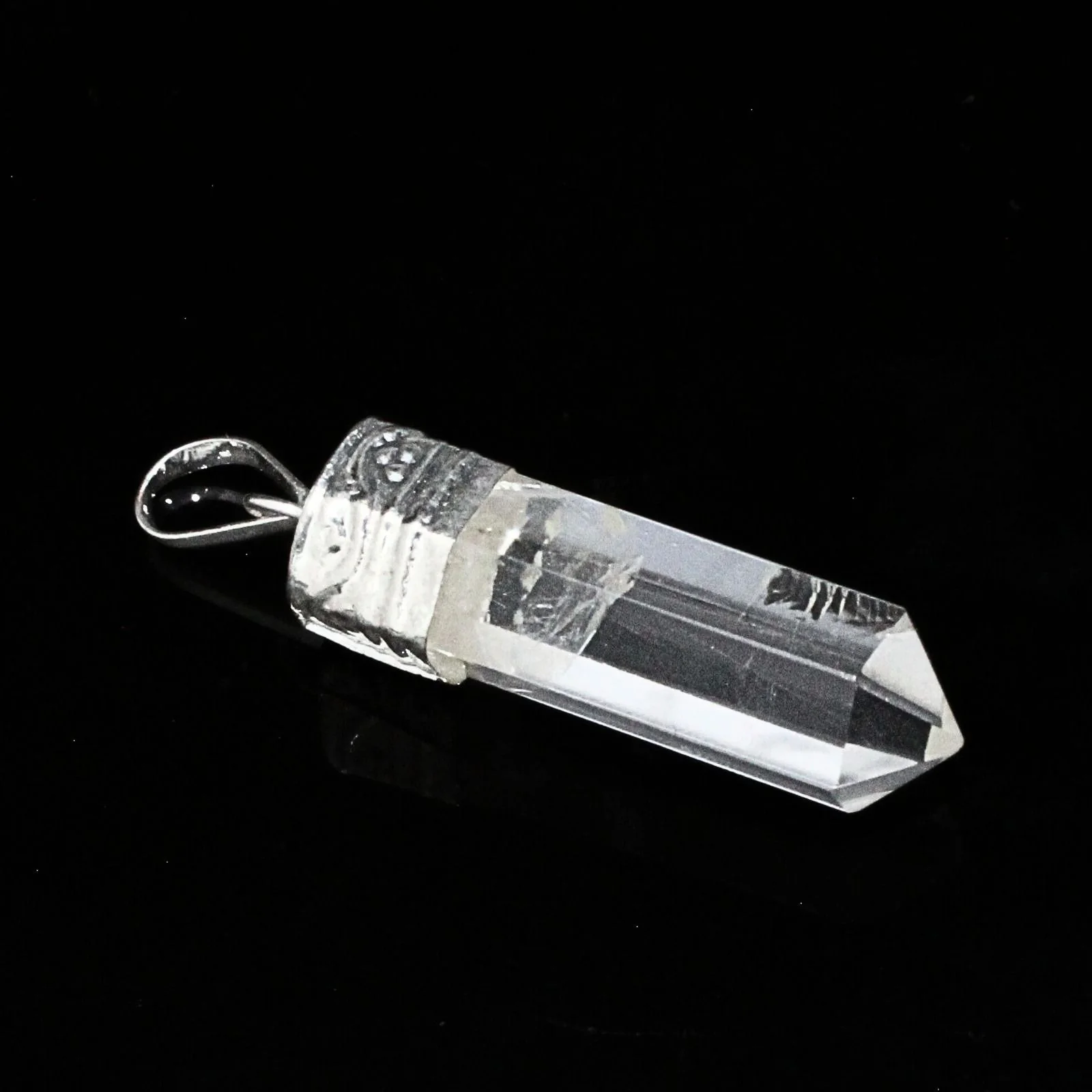 Pure Energy Quartz Point Pendant 22.8Ct – Natural Healing Pencil Crystal - Image 3