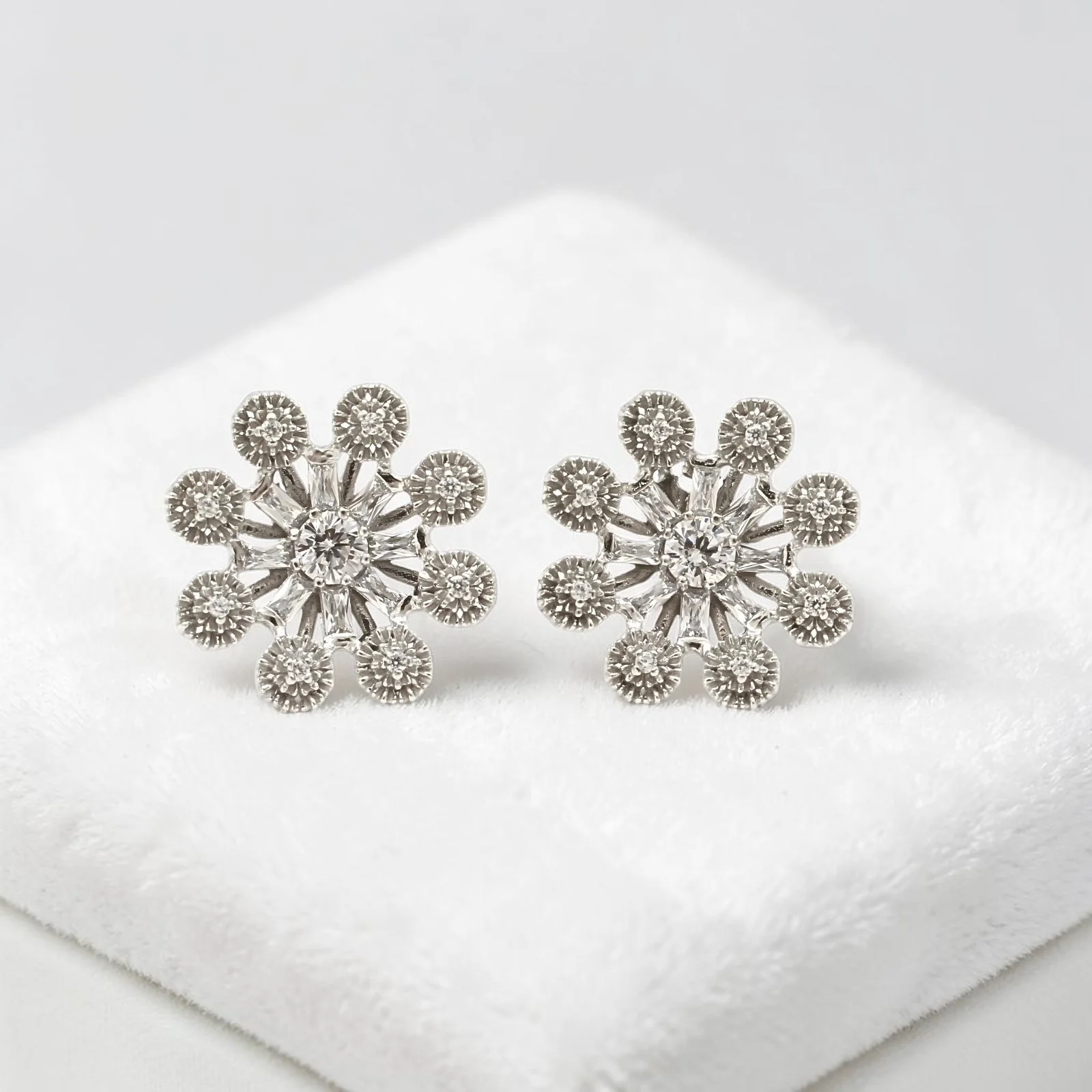 Unique 925 Sterling Silver White CZ Flower Studs Earrings